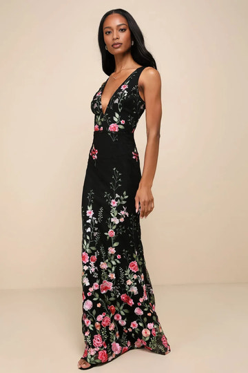 Elegant Sheath Plunging V-Neck Sleeveless Mesh Floral Embroidered Evening Gown