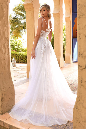 Lace Mermaid V Neck Spaghetti Strap Low Back Train Wedding Dress