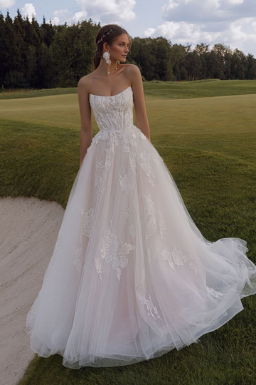 Vedress romantic floral lace a line wedding dress strapless sleeveless sweep train garden wedding bridal gown