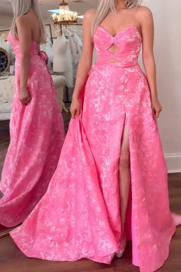 Elegante Vestido de Fiesta Largo con Escote Corazón, sin Tirantes, Jacquard Floral Rosa, Cintura con Aberturas y Abertura Alta