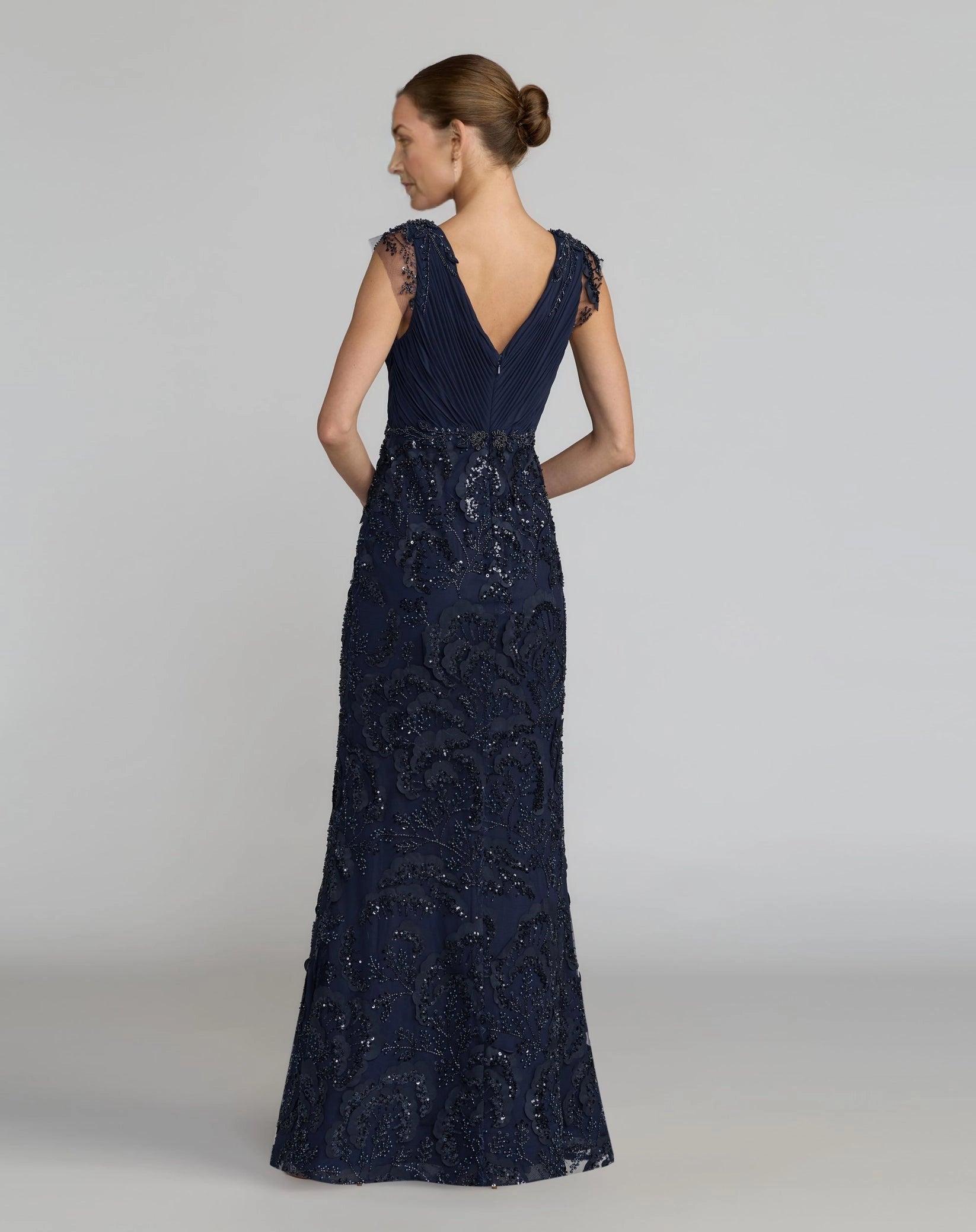 elegant deep v‑back,invisible zipper,waist beaded ornament,form‑fitting sheath silhouette