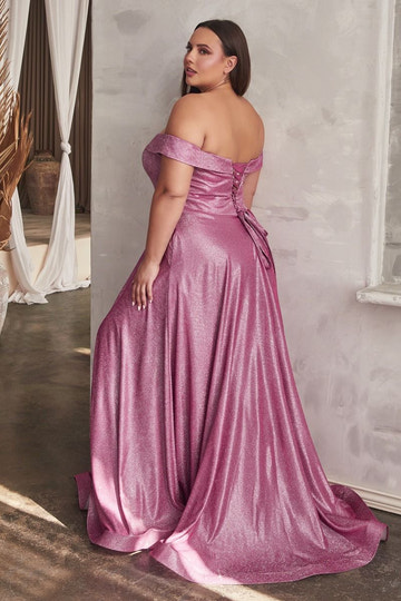 Vestido de fiesta y noche formal con escote en V profundo y corte en A con hombros descubiertos, metalizado rosa