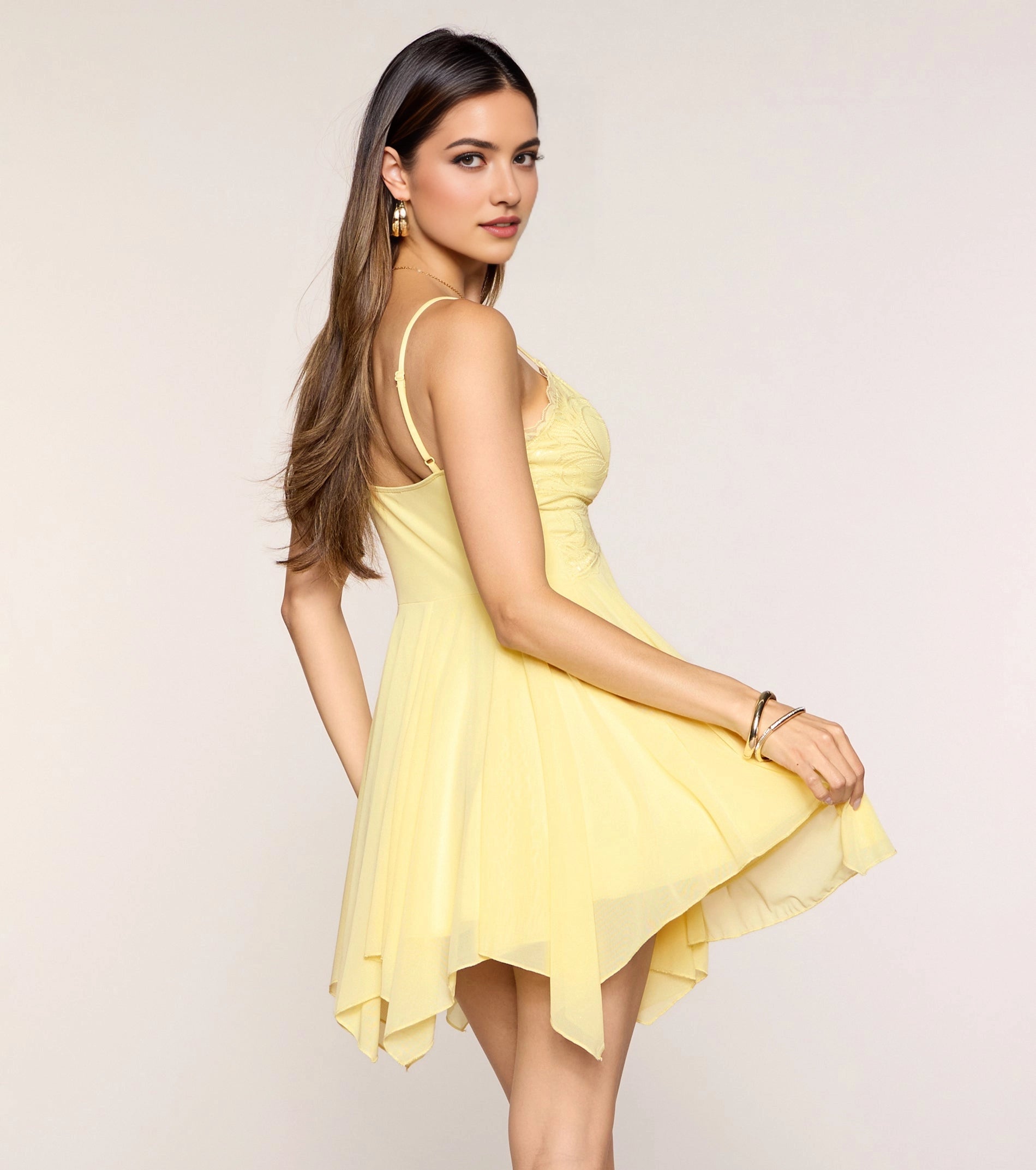 Vedress floral lace party dress adjustable strap seamless plain open back rear view