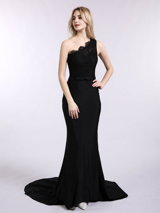 Black One-Shoulder Mermaid Formal Gown Lace Bodice Bow Waist Sweep Train Maxi Dress for Prom and Black-Tie Events