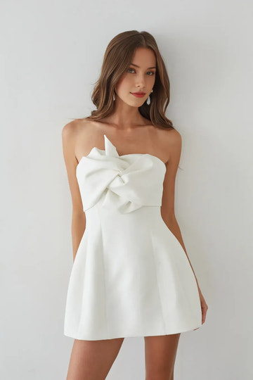 A-Line Strapless Twist Front Bubble Homecoming Dress Mini Cocktail Dress