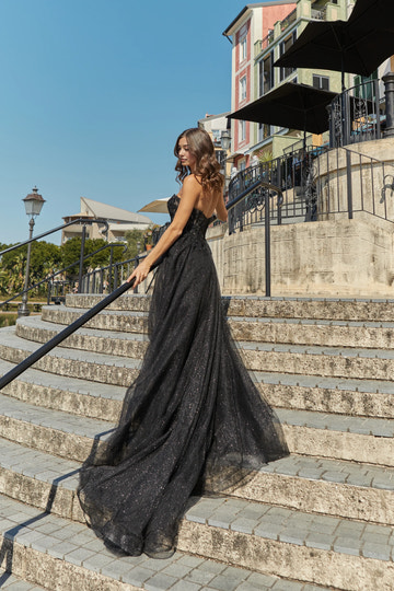 Dramatic A-line Ball Gown Sweetheart Strapless Glitter Tulle Lace Appliqué Prom Dress