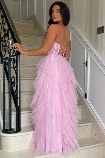 Vestido de fiesta rosa rubor de tul corte A sin tirantes con corsé y abertura alta