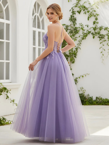 Enchanting A-line Halter Sweetheart Sleeveless Tulle Floral-Applique Gown Lace-Up Prom Dress