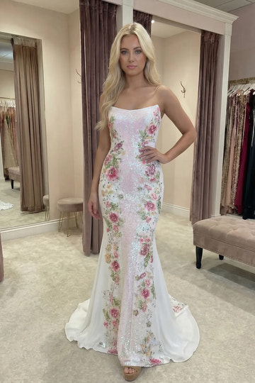 Precioso vestido de fiesta largo sin tirantes de sirena con lentejuelas y apliques