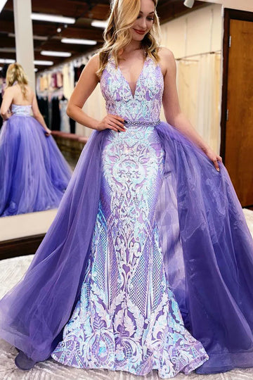 Encantador vestido de fiesta largo con cola, cuello halter, lentejuelas, encaje y capa de tul de sirena