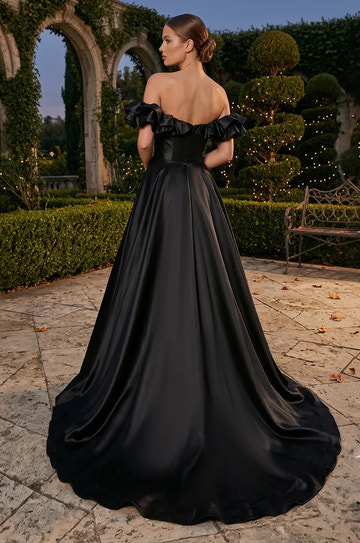 Elegante Vestido de Noche Formal Acampanado con Volantes de Satén y Hombros Descubiertos
