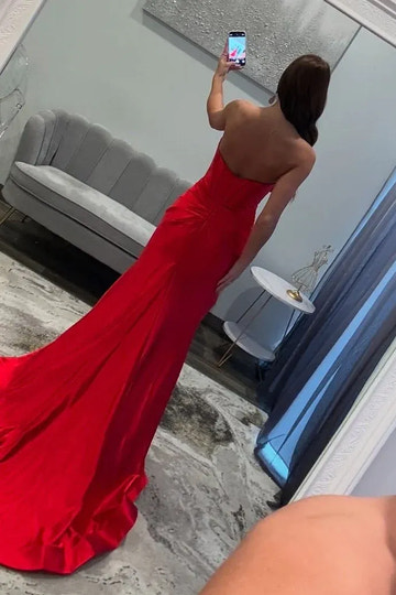 Vestido largo de fiesta sirena de satén rojo, estilo corazón, sin tirantes y sin espalda