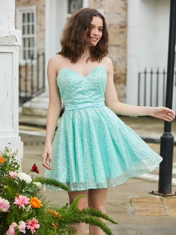 Sparkling A-line Sweetheart Strapless Tulle Short Beaded Adorned Sequin Homecoming Dress