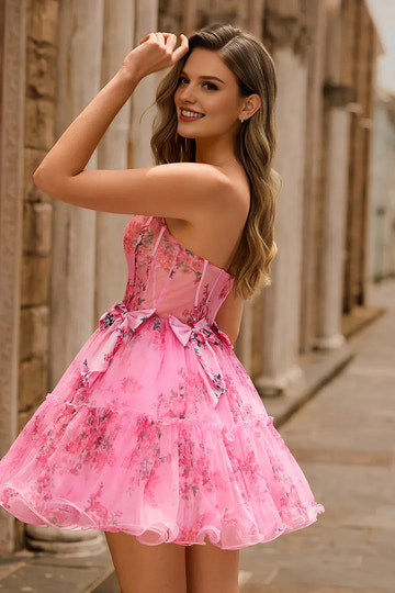 Vestido de cóctel y regreso a casa glamuroso con lazo, escote palabra de honor, corte en A y tul mini