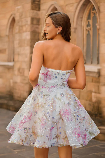 Vestido de fiesta corto con escote corazón, corte princesa, línea A y tul con estampado floral