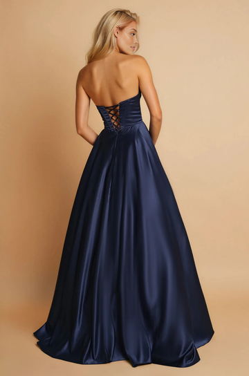 Elegante vestido de fiesta largo de raso con escote corazón, sin tirantes y con cordones en la espalda, tipo corsé