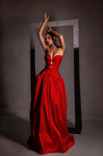 Striking Ball Gown Sweetheart Strapless Open Back Floor-Length Prom Dress