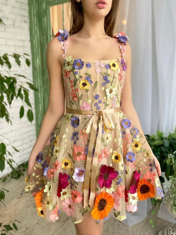 Whimsical A-Line Square Neck Tulle Floral Applique Short Homecoming Dress