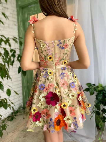 Whimsical A-Line Square Neck Tulle Floral Applique Short Homecoming Dress