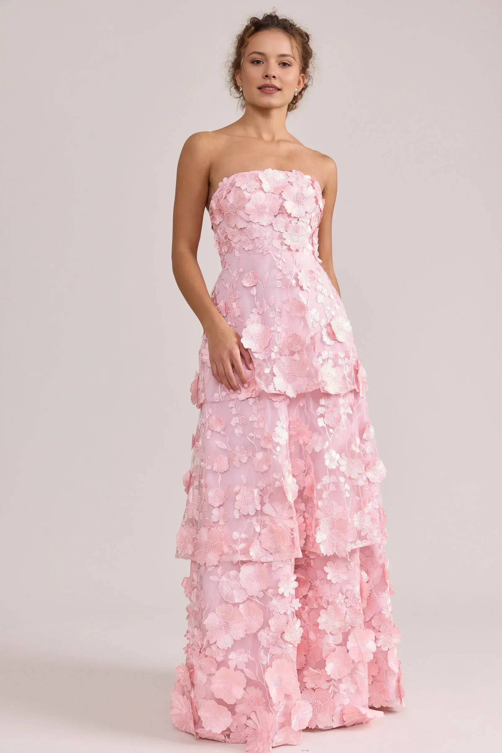 Romantic A-Line Strapless Sleeveless 3D Floral Appliqué Tiered Long Prom Gown