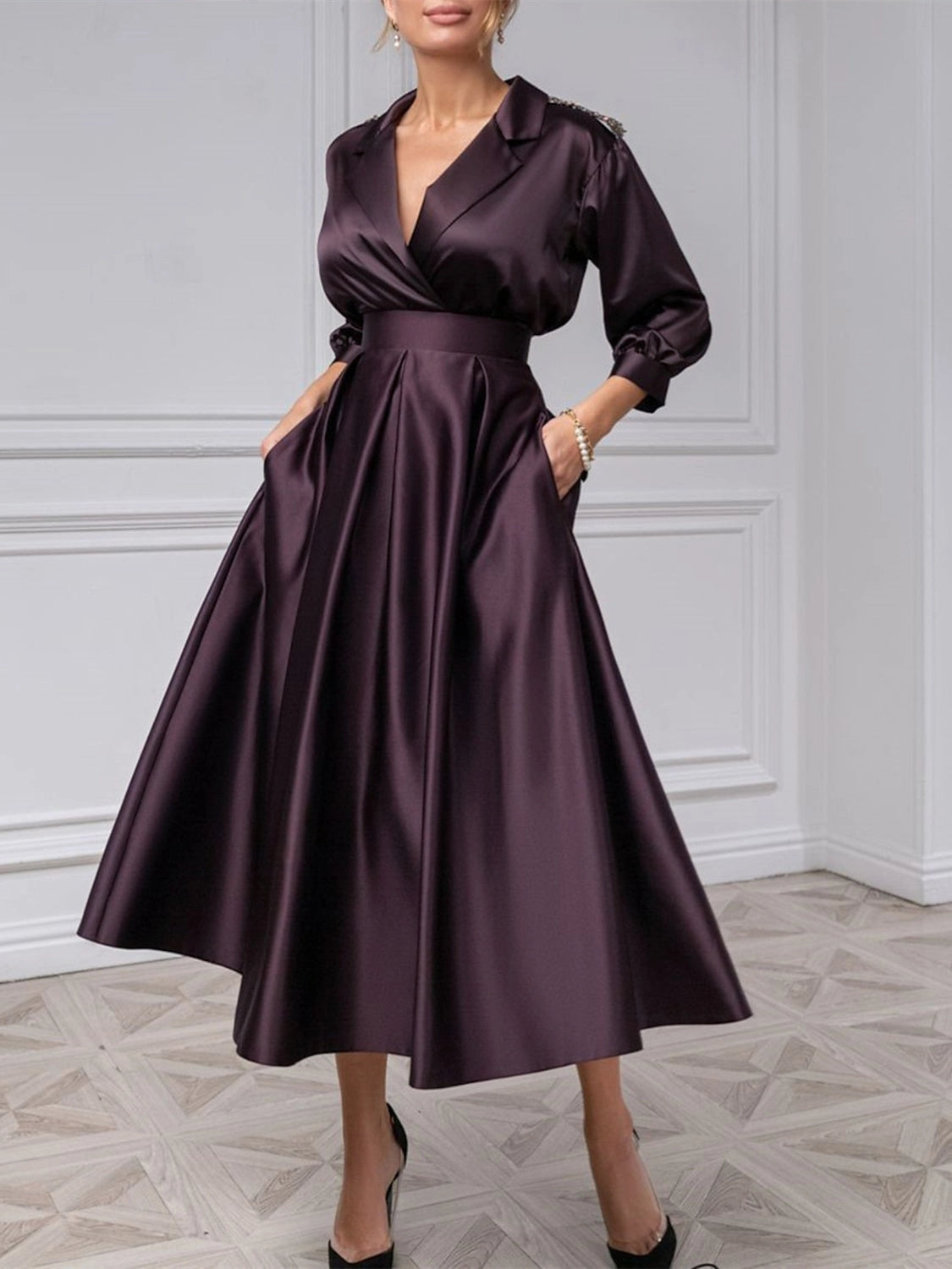 Sophisticated A‑Line Lapel‑V 3/4‑Sleeve Tie‑Back Midi Mother Of The Bride Dress