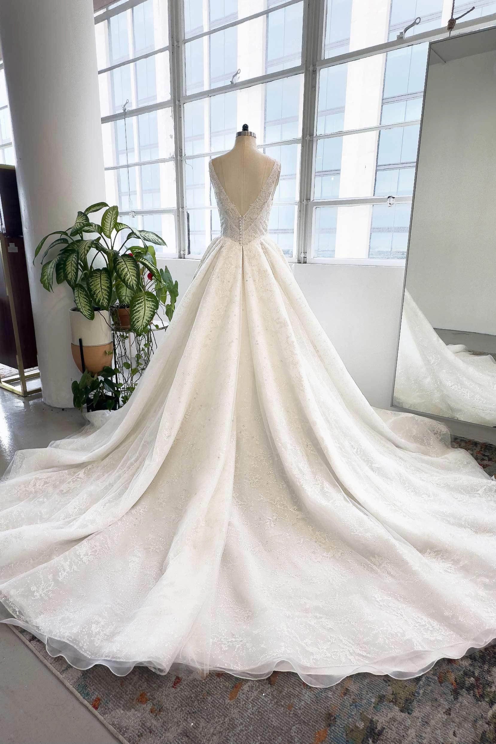Luxury Ballgown V-Neck Spaghetti Strap Deep V Button Back Cathedral Train Bridal Wedding Dress