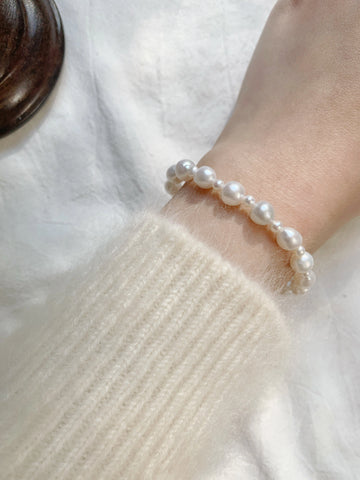 Mixed-Size White Pearl Bracelet