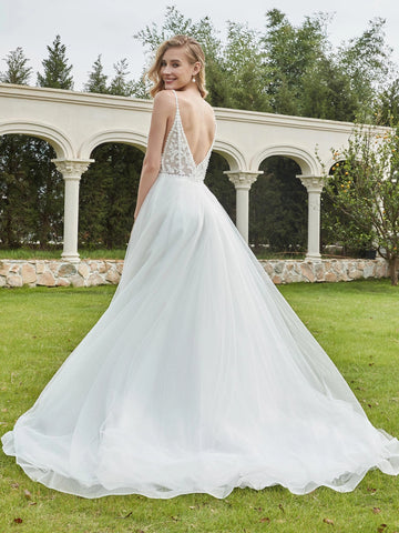 Romantic A-Line V Neck Zip Back Lace Tulle Wedding Dress With Train