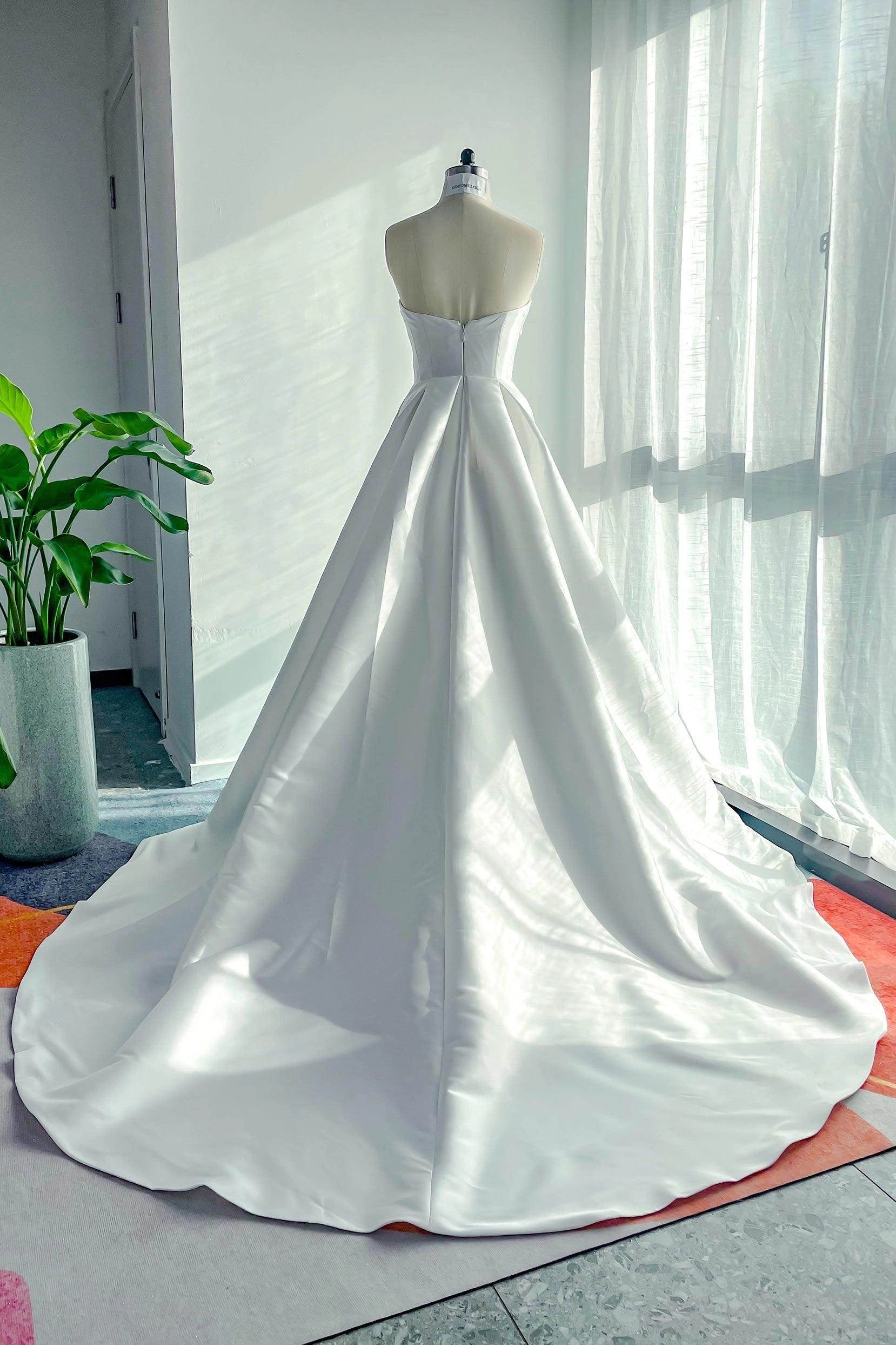 Minimalist A line Sweetheart Strapless Zipper Back Train Wedding Dress