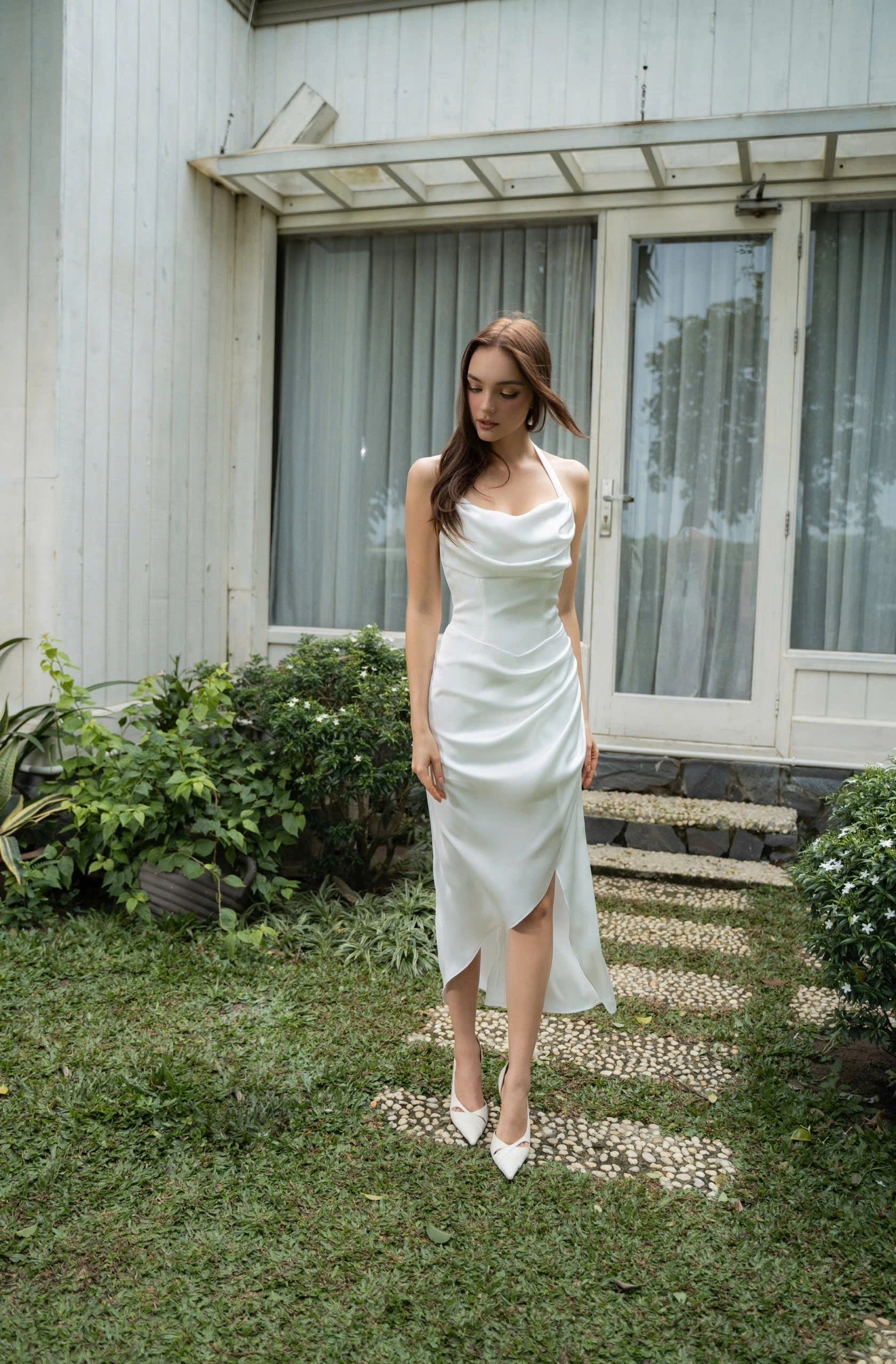 Elegant Mermaid Halter Sleeveless Tie Back Midi Wedding Dress