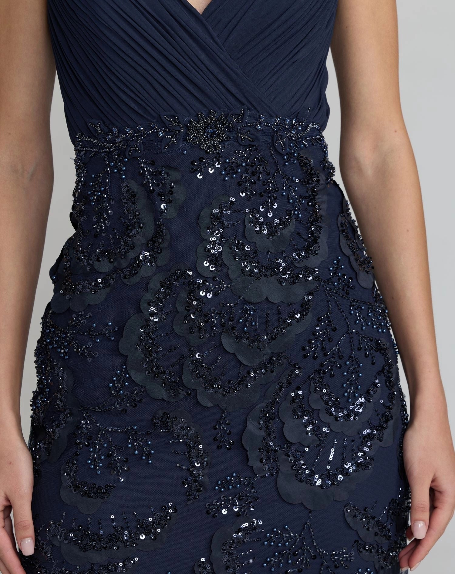 Navy Sheath V‑Neck Cap Sleeve V‑Back Long Mother Of The Bride Dress