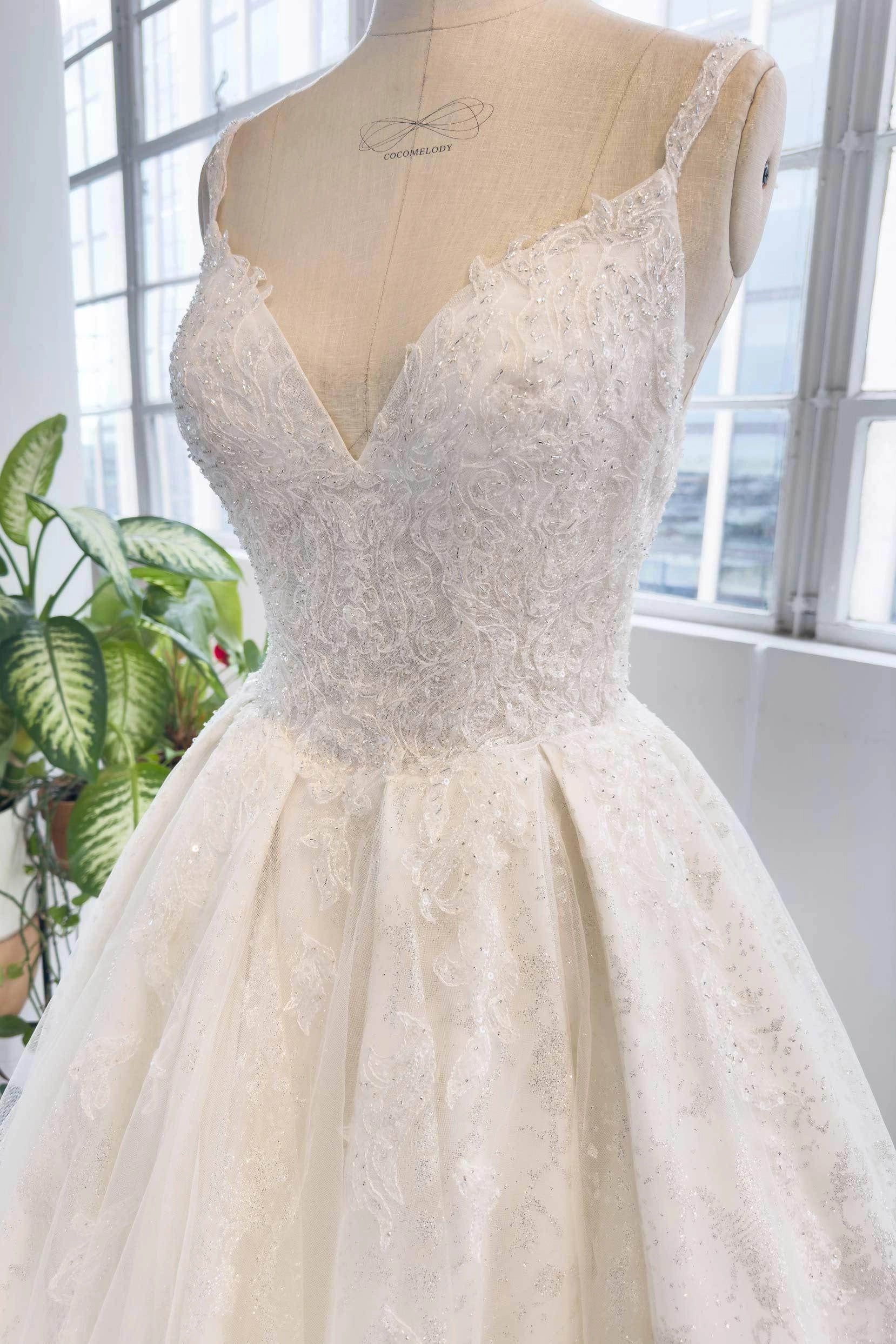 Luxury Ballgown V-Neck Spaghetti Strap Deep V Button Back Cathedral Train Bridal Wedding Dress