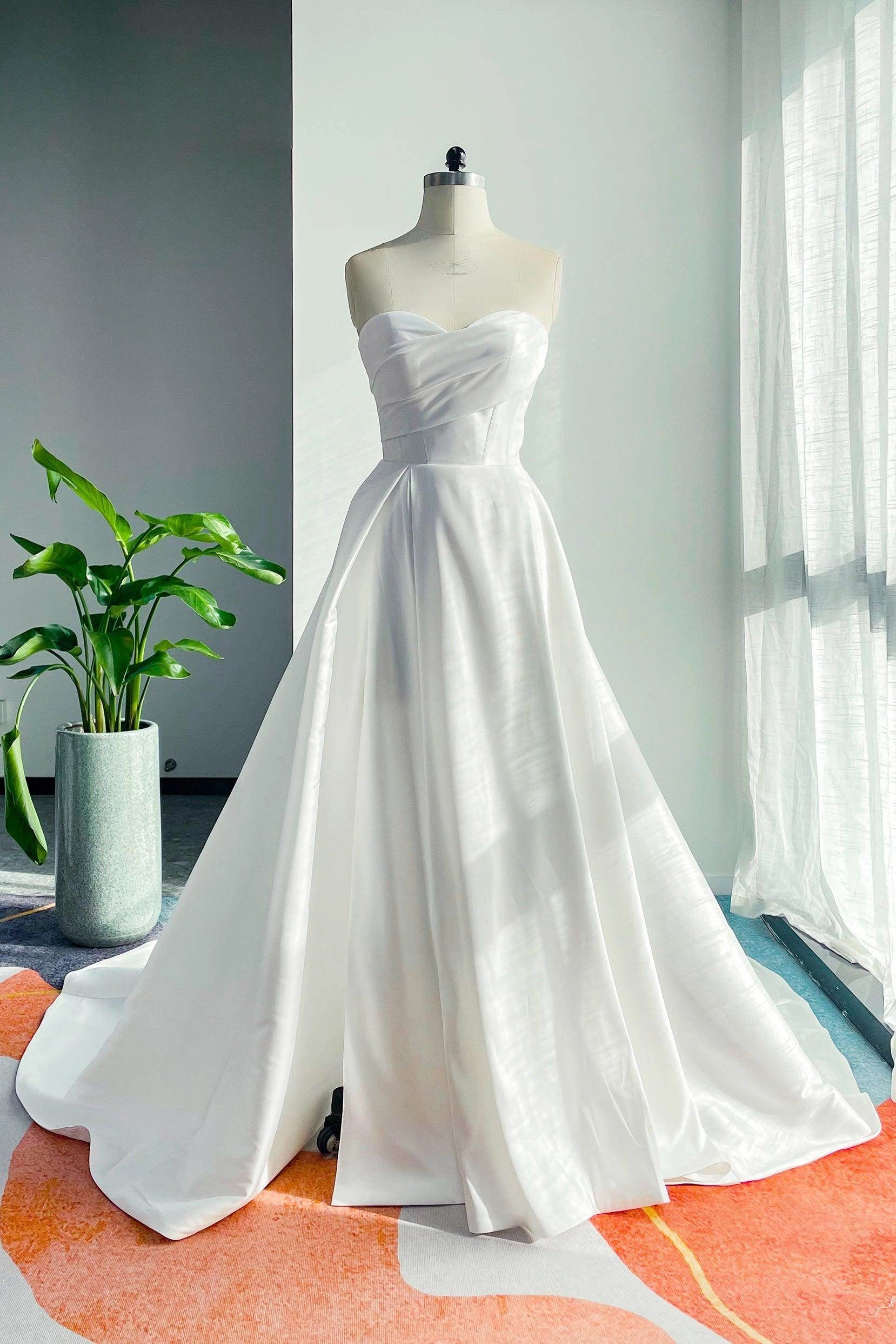 Minimalist A line Sweetheart Strapless Zipper Back Train Wedding Dress