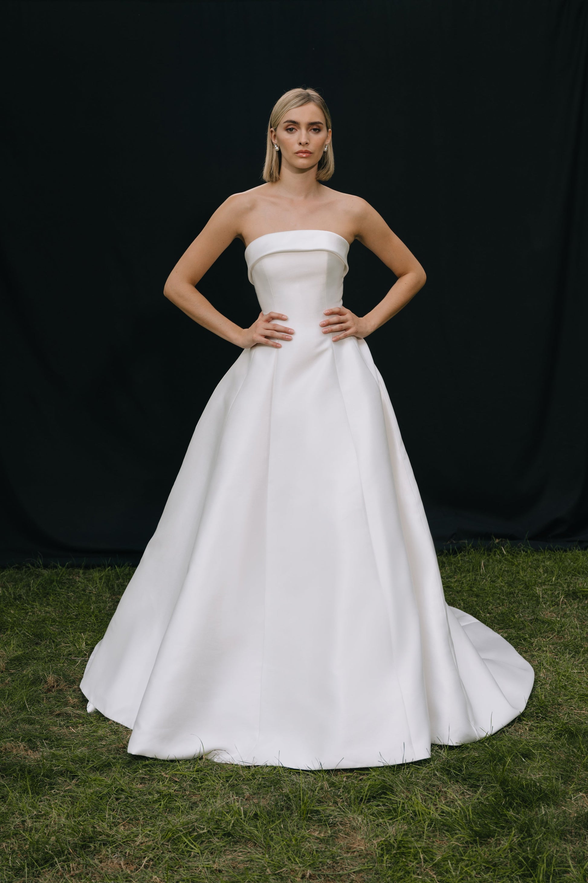 Vedress minimalist satin ballgown wedding dress strapless sleeveless cathedral train outdoor bridal gown