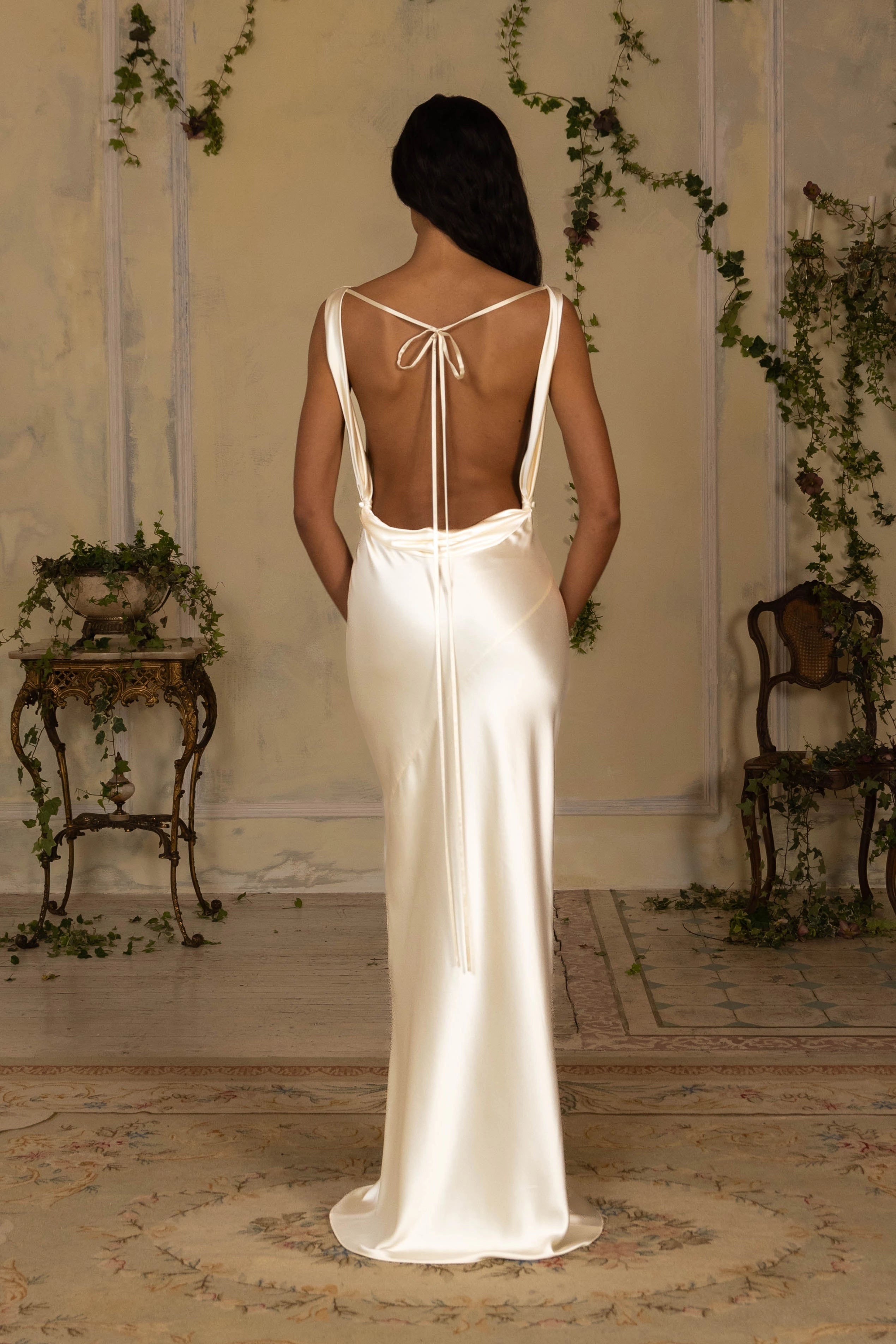 Vedress thin strap tie‑up open‑back satin prom dress back detailed view