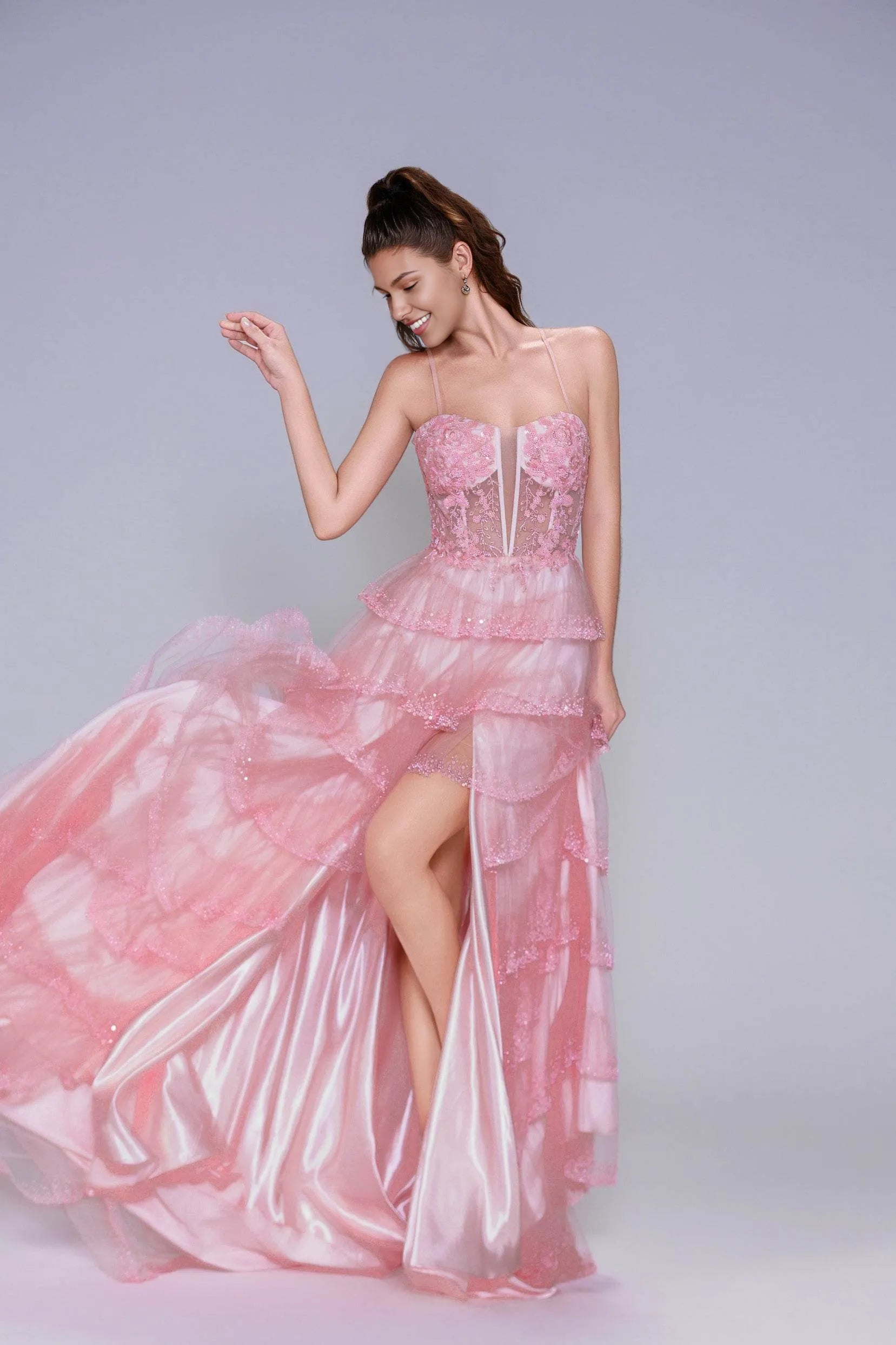 Dreamy A-Line Plunge Neck Spaghetti Strap Tiered Tulle Appliqué Evening Gown