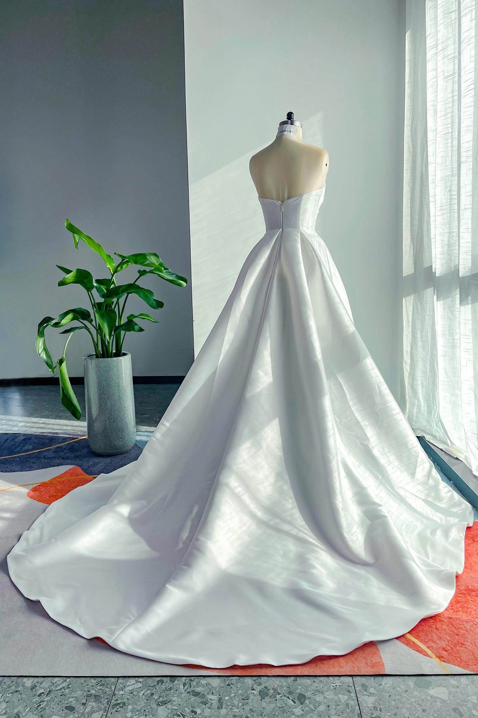 Minimalist A line Sweetheart Strapless Zipper Back Train Wedding Dress