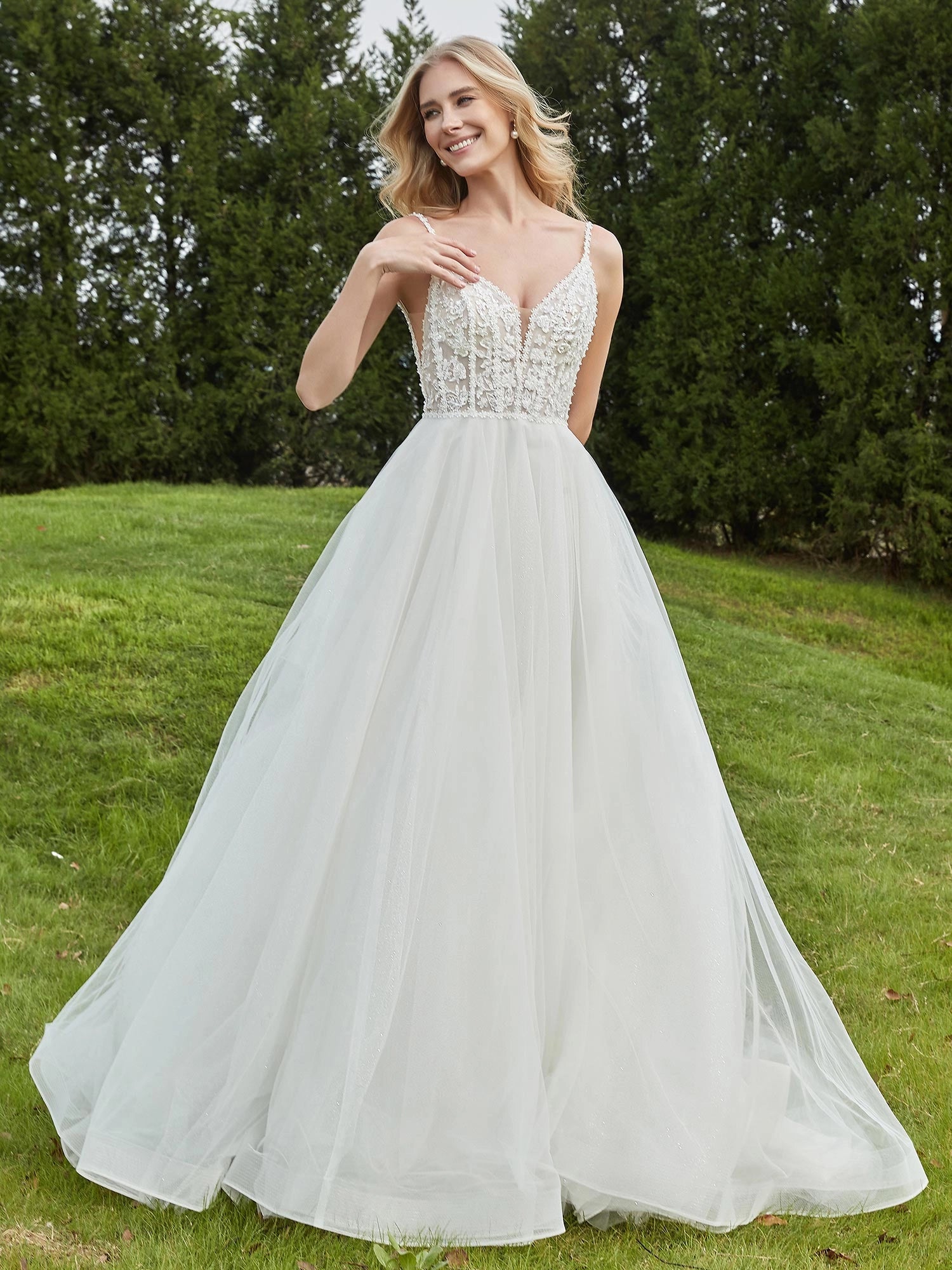 Romantic A-Line V Neck Zip Back Lace Tulle Wedding Dress With Train