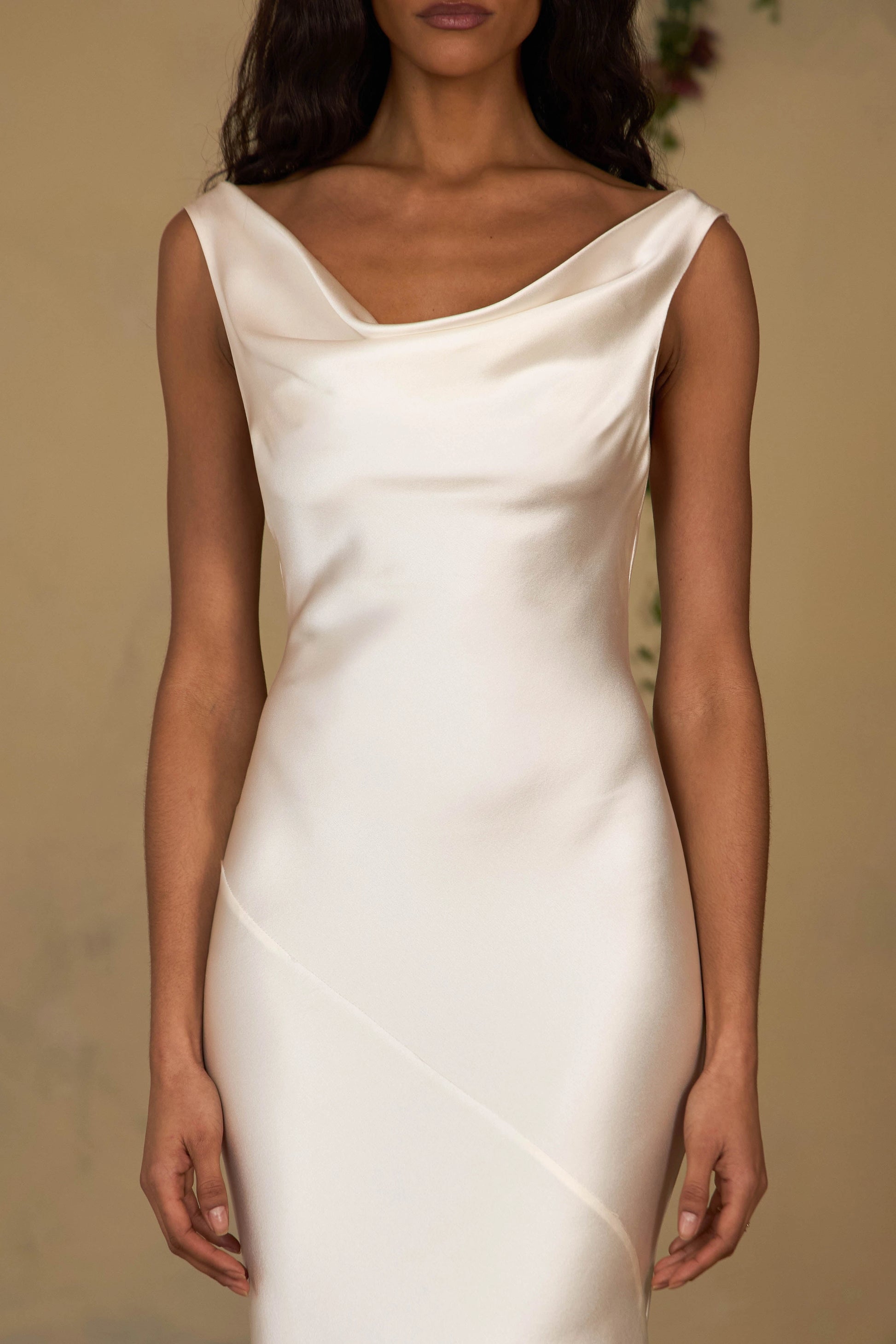Chic Sheath Cowl‑neck Sleeveless Cowl‑back Floor‑length Prom Dress