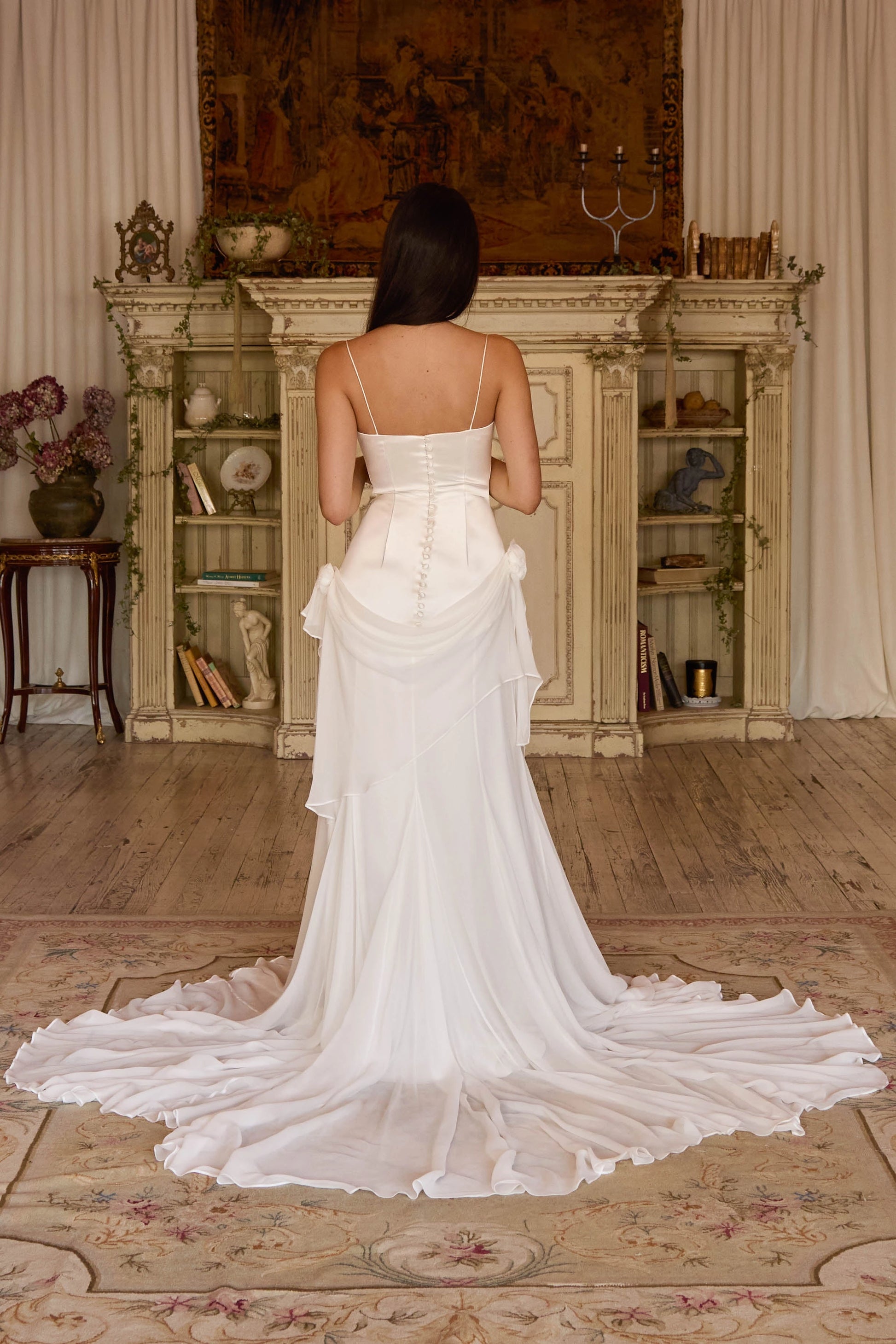 Rear view Vedress pearl button‑back spaghetti strap long train prom gown