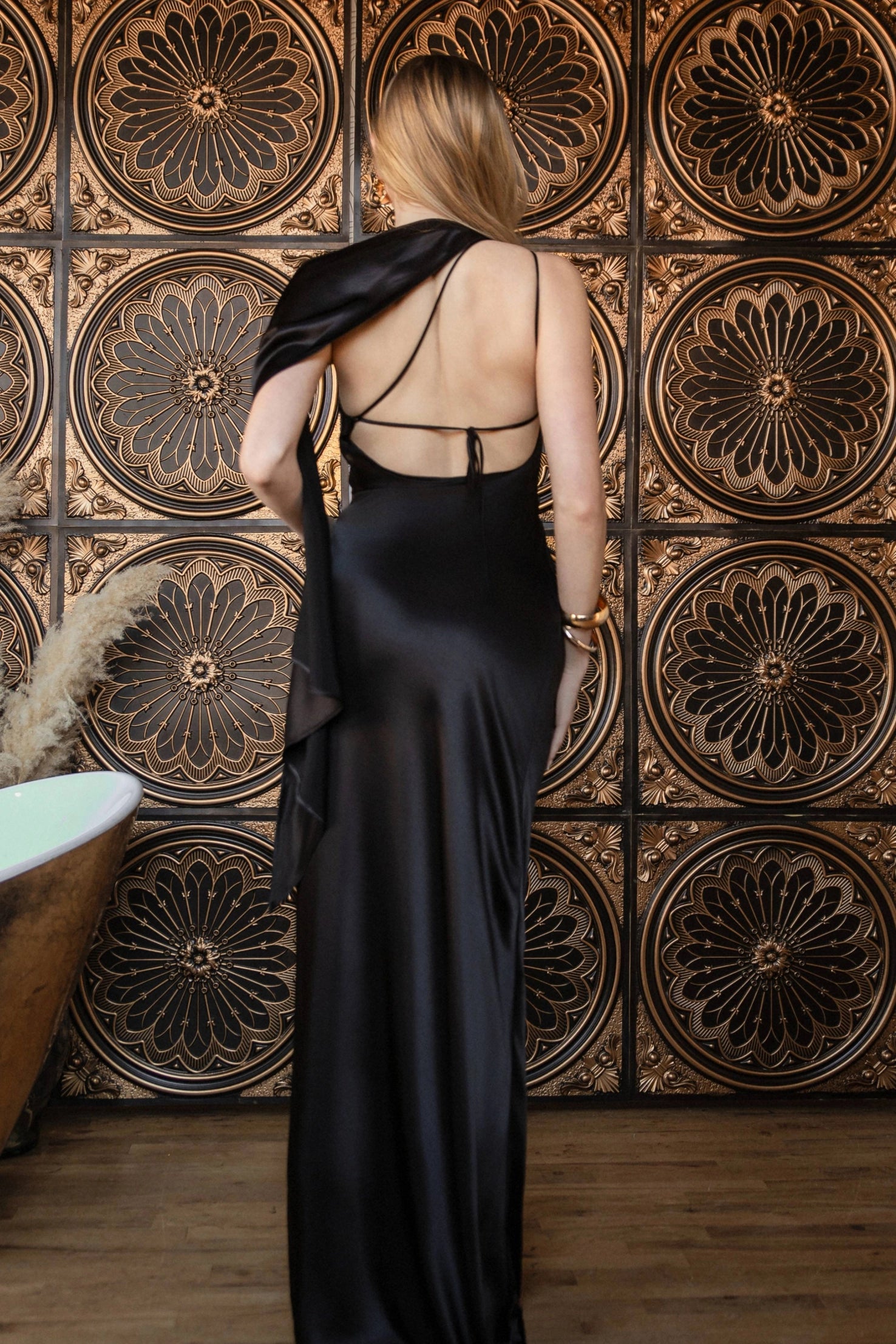 Back‑side shot Vedress thin strap tie‑up open‑back black satin formal prom gown