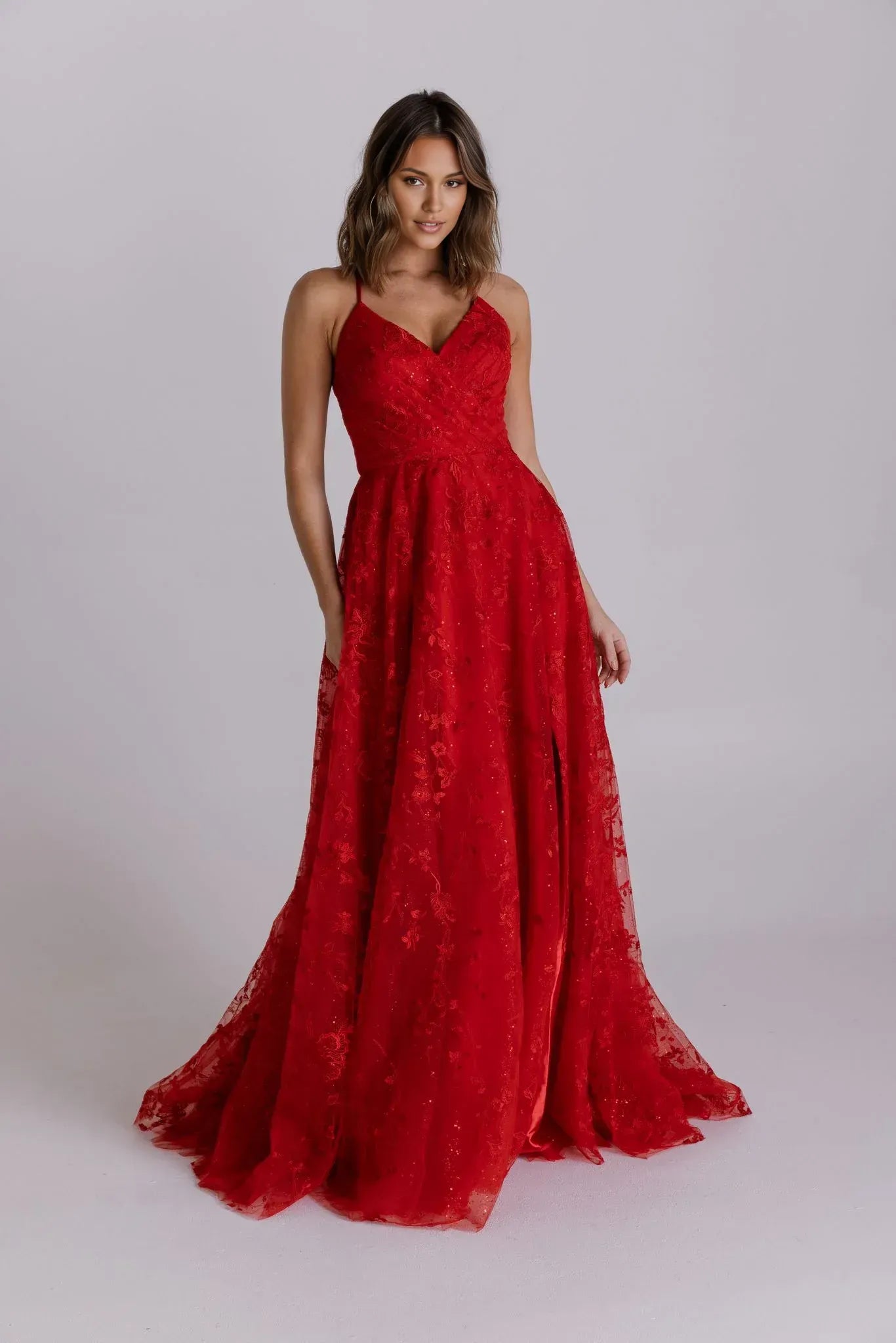 Elegant A-Line V-Neck Sleeveless Embroidered Tulle Lace-Up Prom Dress