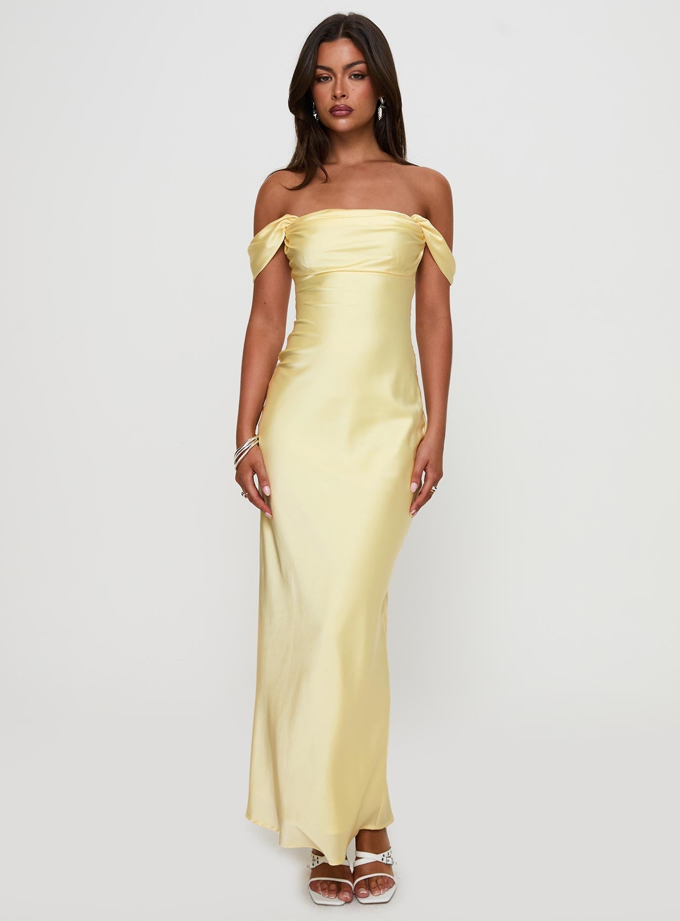 Elegant Red Off Shoulder Satin Maxi Dress – Formal Evening Gown for Weddings, Prom & Special Occasions