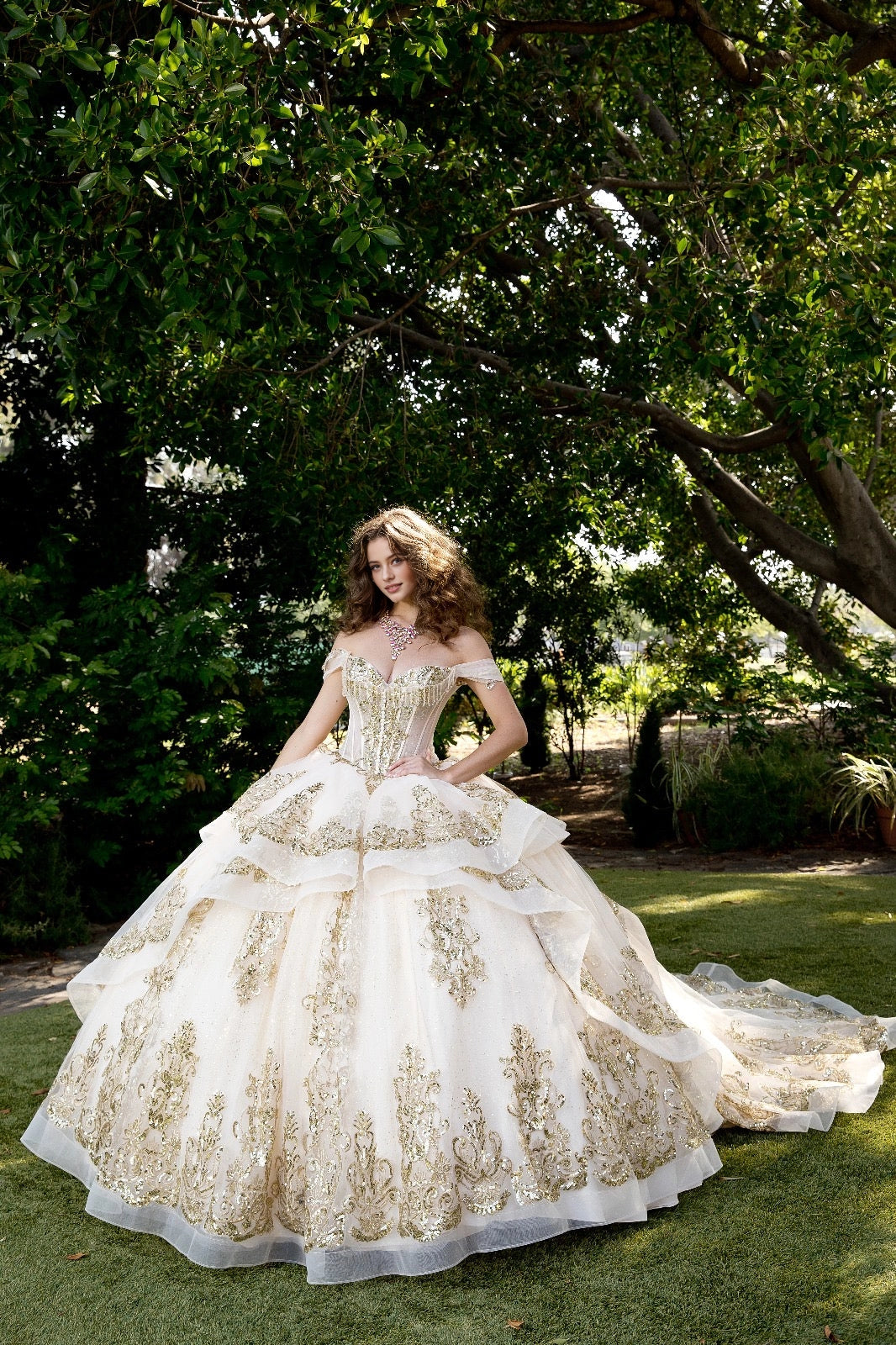 Luxury Ball Gown Sweetheart Off‑Shoulder Corset Back Chapel Train Quinceanera Dress