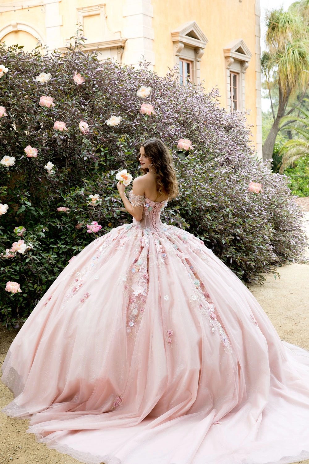 Dreamy Ball Gown Sweetheart Off‑Shoulder Corset Back Chapel Train Quinceanera Dress