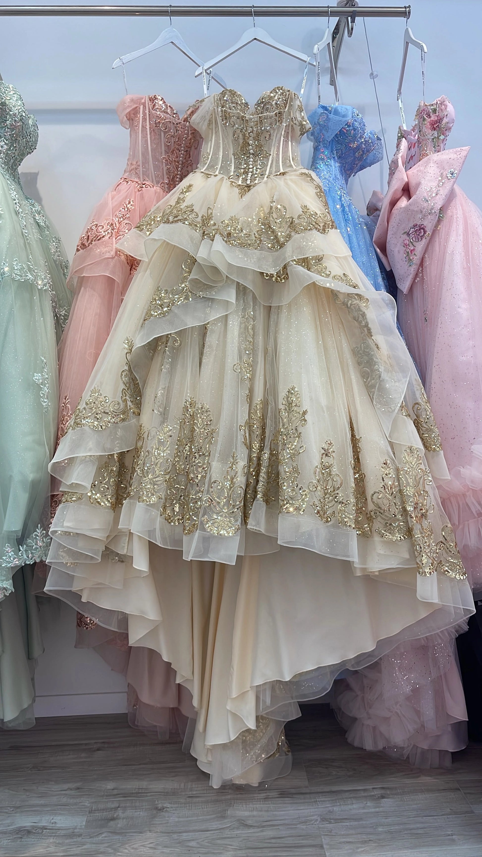 Luxury Ball Gown Sweetheart Off‑Shoulder Corset Back Chapel Train Quinceanera Dress