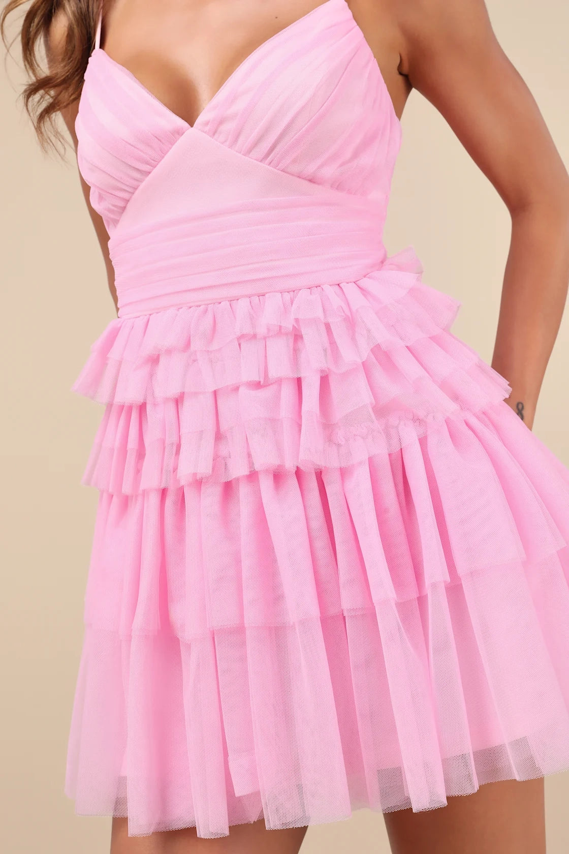 Romantic A-line V Thin Strap Zip Back Tiered Mini Homecoming Dress
