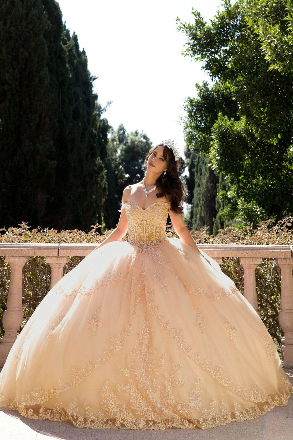 Elegant Ball Gown Sweetheart Off‑Shoulder Corset Back Court Train Quinceanera Dress