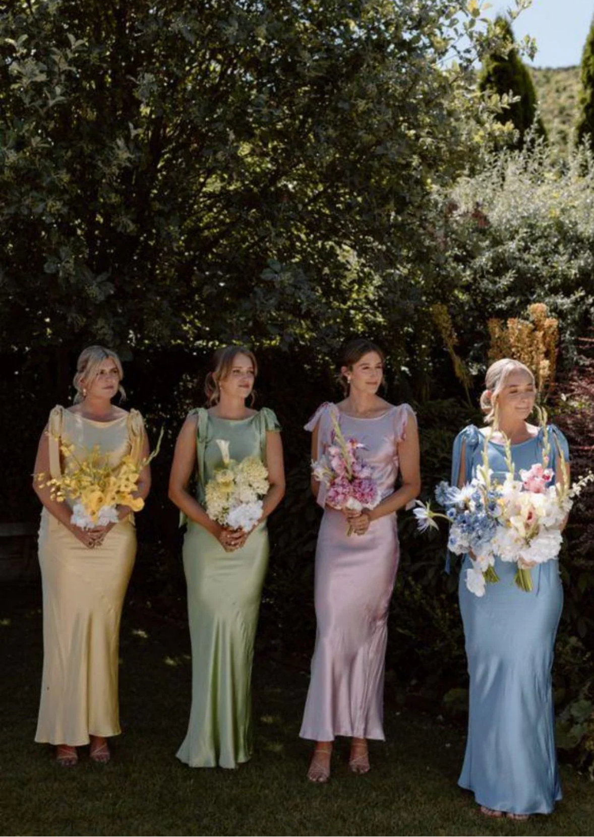 Sweet Sheath Bateau Neckline Satin Charmeuse Long Bridesmaid Dress with Bowknot Bridesmaid Dress for Outdoor Wedding Party