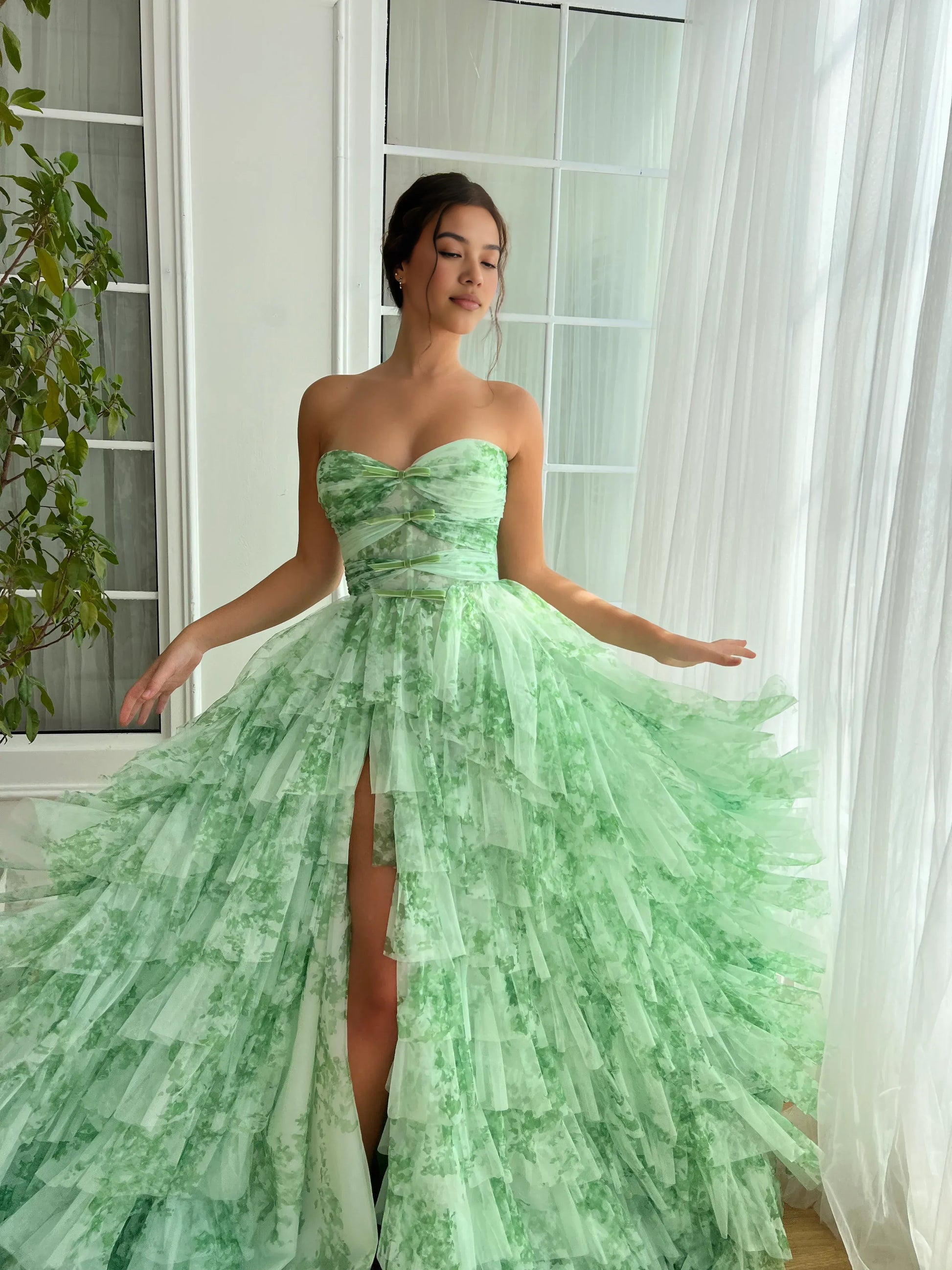 Fairytale A-line Princess Sweetheart Strapless Floral Tulle Hight Slit Prom Gown With Bows
